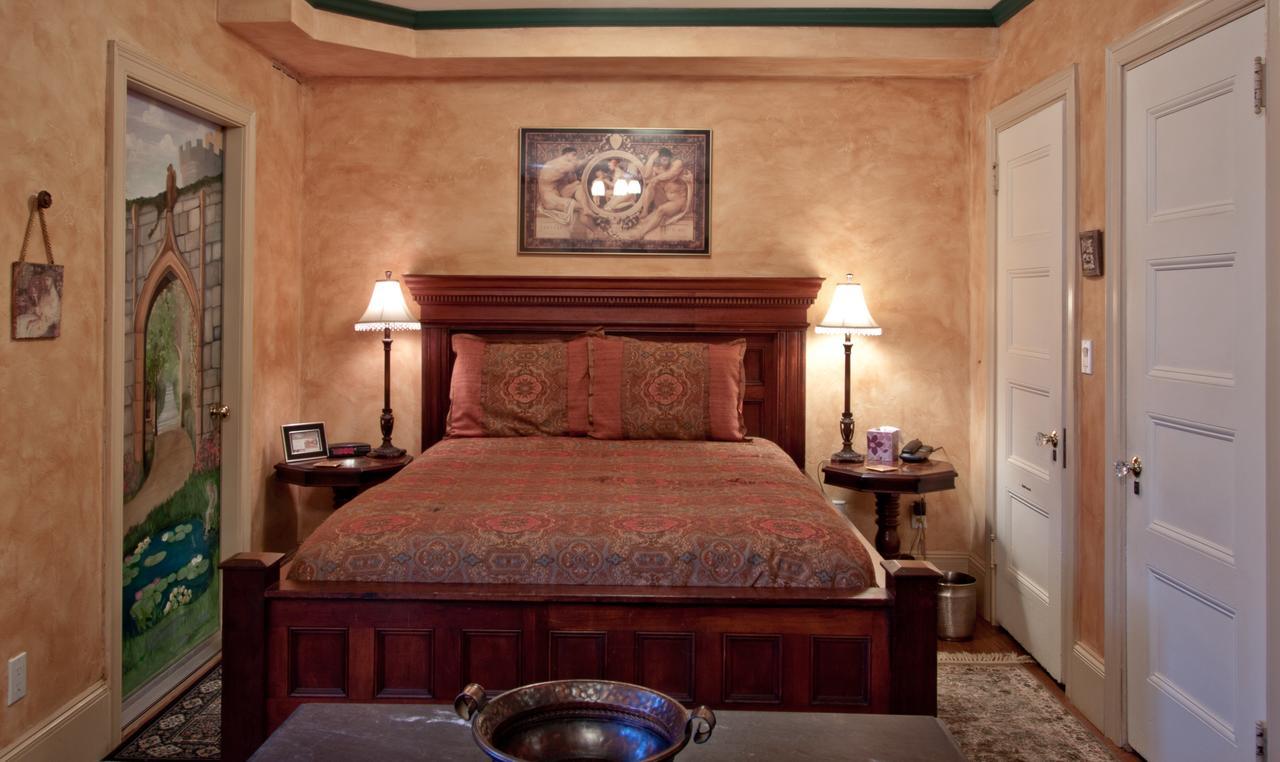 Bed and Breakfast The Gryphon House Бостон Экстерьер фото