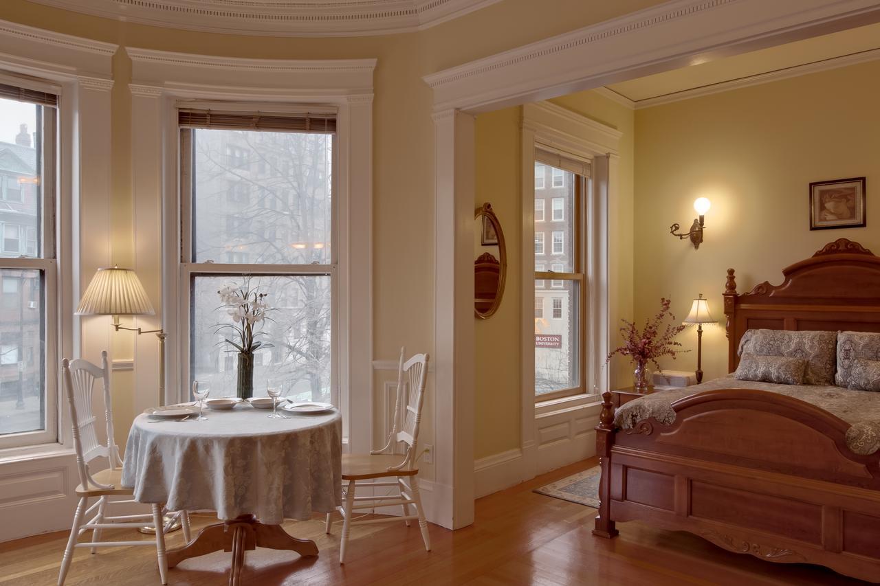 Bed and Breakfast The Gryphon House Бостон Экстерьер фото