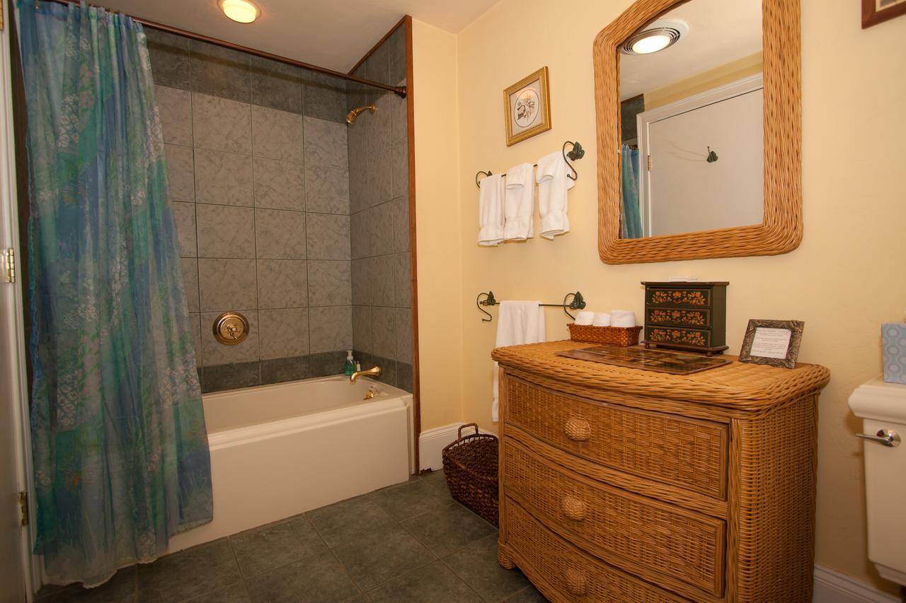 Bed and Breakfast The Gryphon House Бостон Экстерьер фото