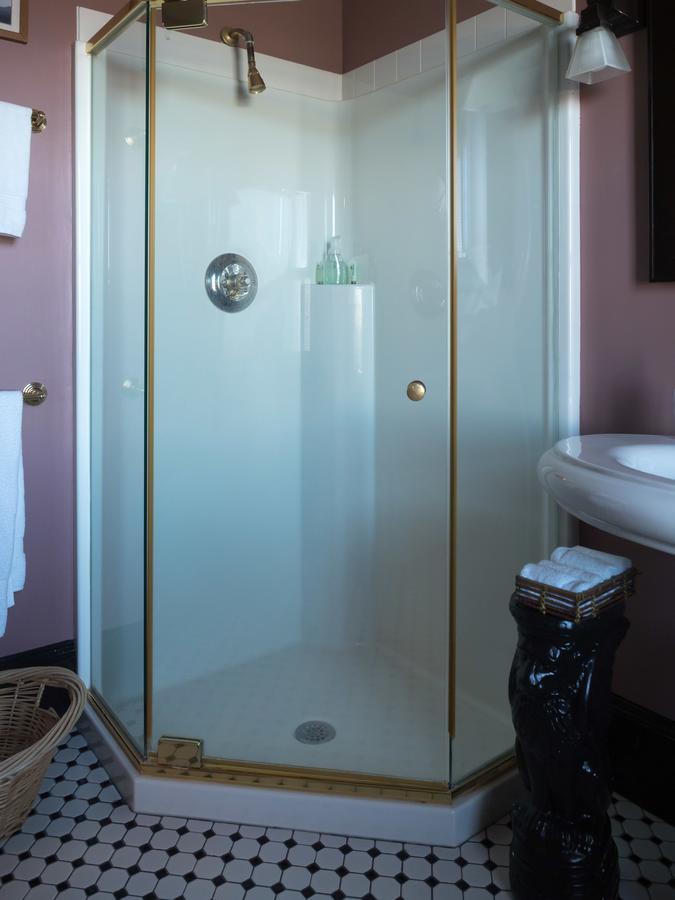 Bed and Breakfast The Gryphon House Бостон Экстерьер фото