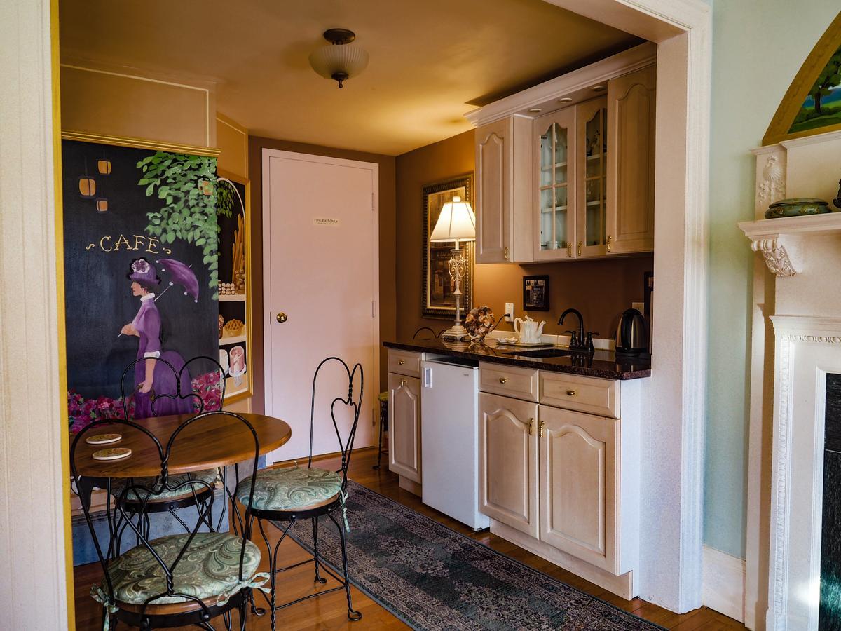 Bed and Breakfast The Gryphon House Бостон Экстерьер фото